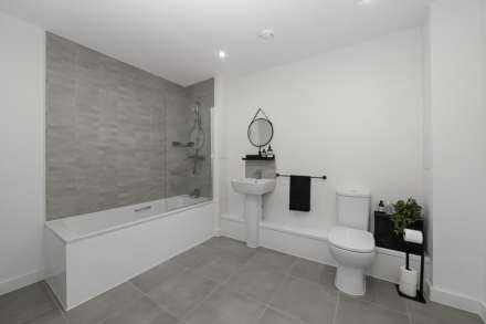 Kingston Road, New Malden, Image 13