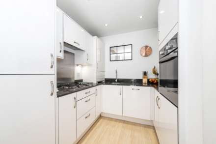 Alric Avenue, New Malden, Image 5