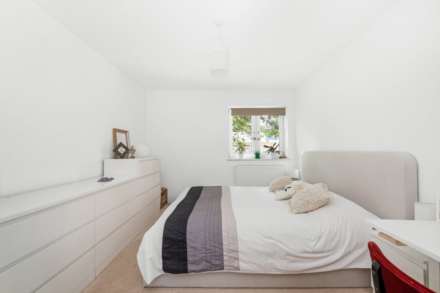 Alric Avenue, New Malden, Image 8