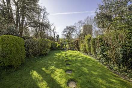Alric Avenue, New Malden, Image 11
