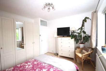Meadow Hill, New Malden, Image 16