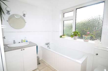 Meadow Hill, New Malden, Image 20