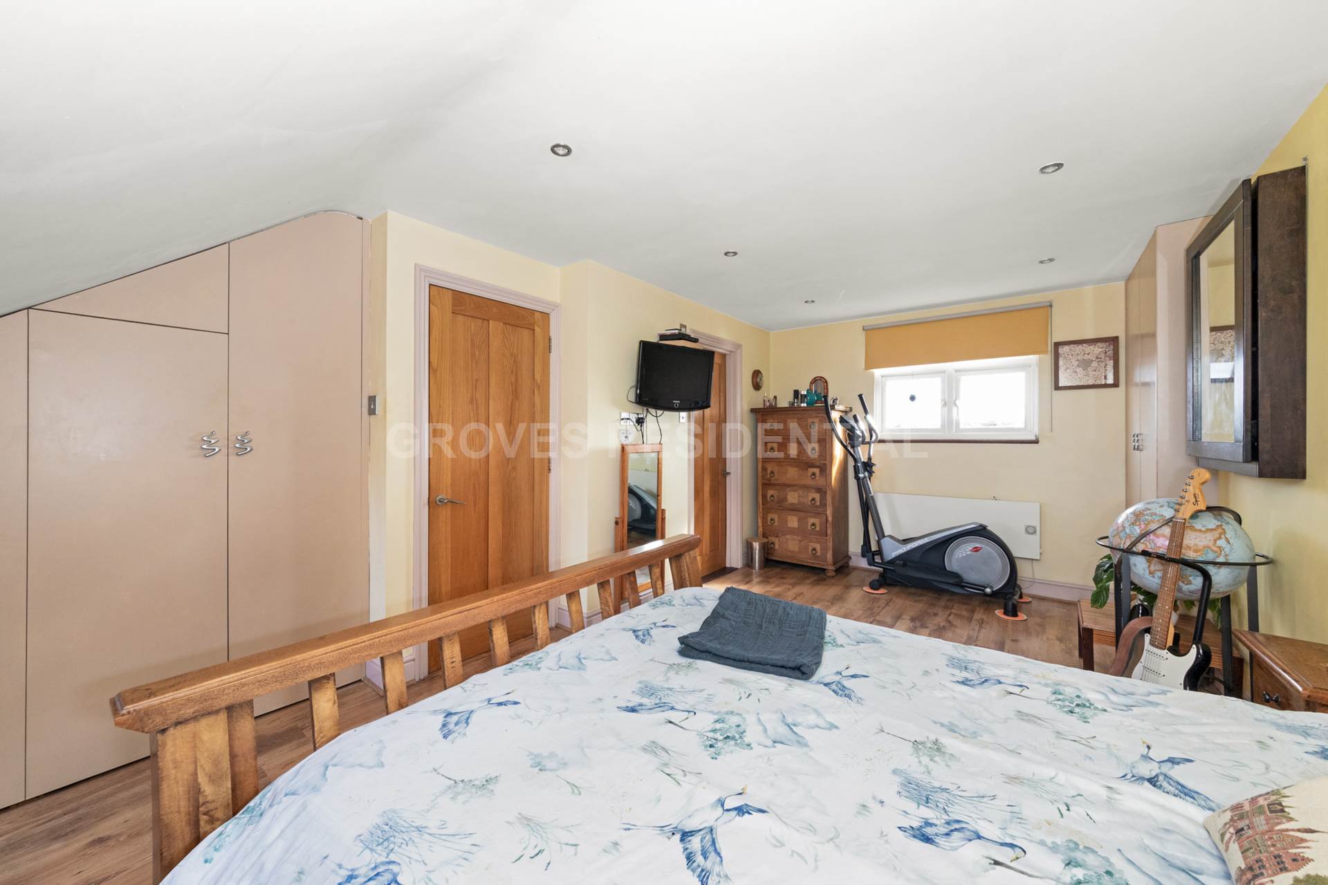 Myrtle Grove, New Malden, Image 12
