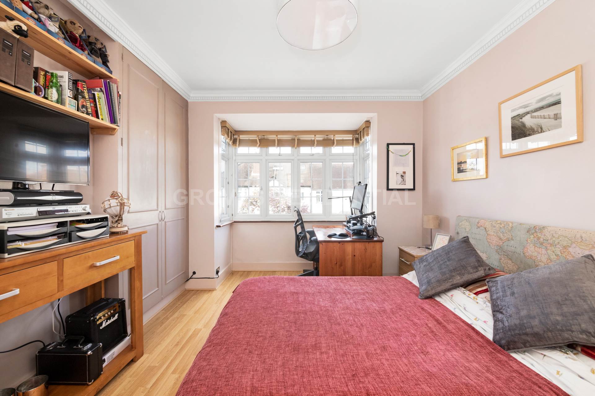 Myrtle Grove, New Malden, Image 15
