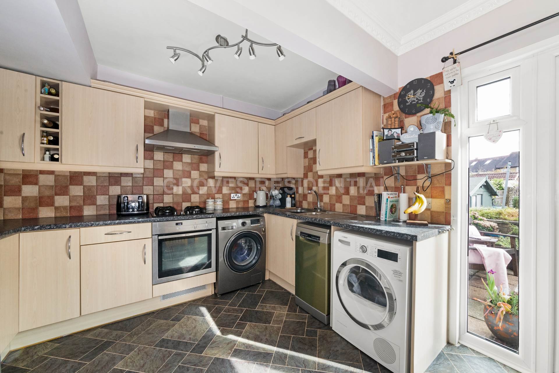 Myrtle Grove, New Malden, Image 6