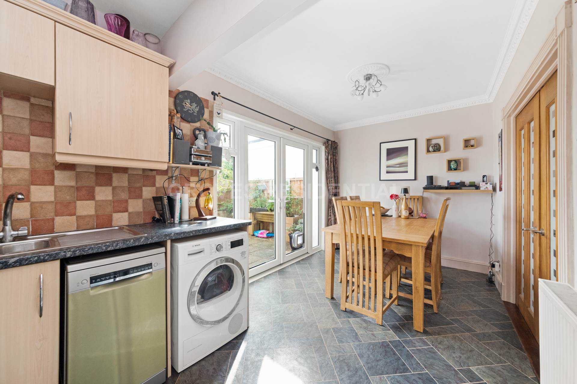 Myrtle Grove, New Malden, Image 7