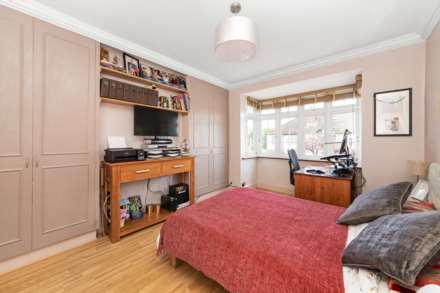 Myrtle Grove, New Malden, Image 14