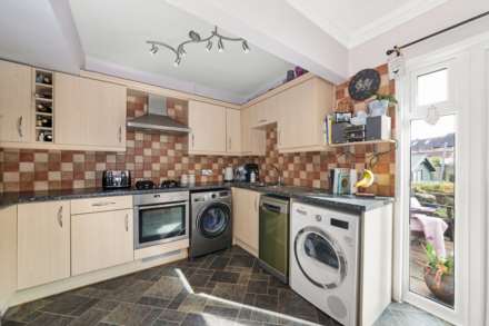 Myrtle Grove, New Malden, Image 6
