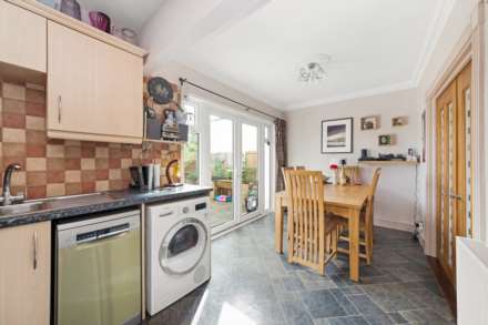 Myrtle Grove, New Malden, Image 7