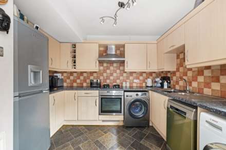 Myrtle Grove, New Malden, Image 8