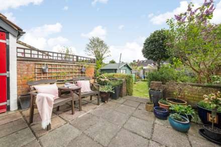 Myrtle Grove, New Malden, Image 9