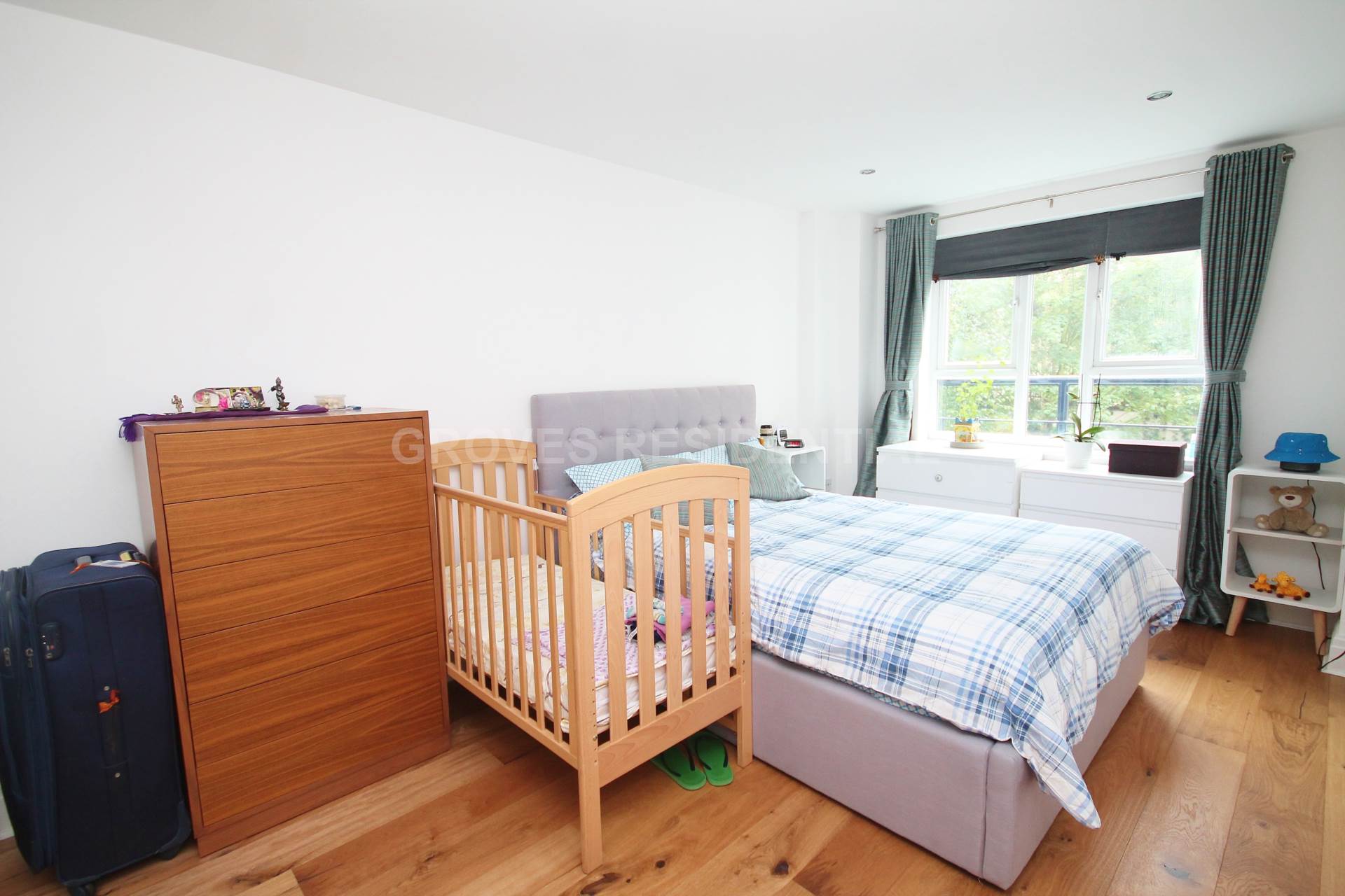 Royal Quarter, Seven Kings Way, Image 4