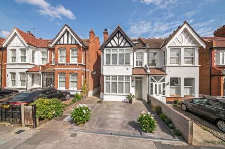 Dukes Avenue, New Malden