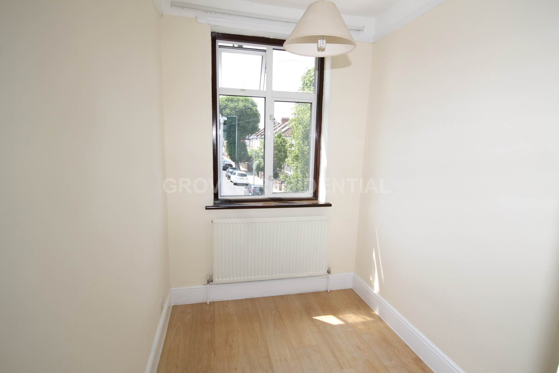 Melrose Gardens, New Malden, Image 14