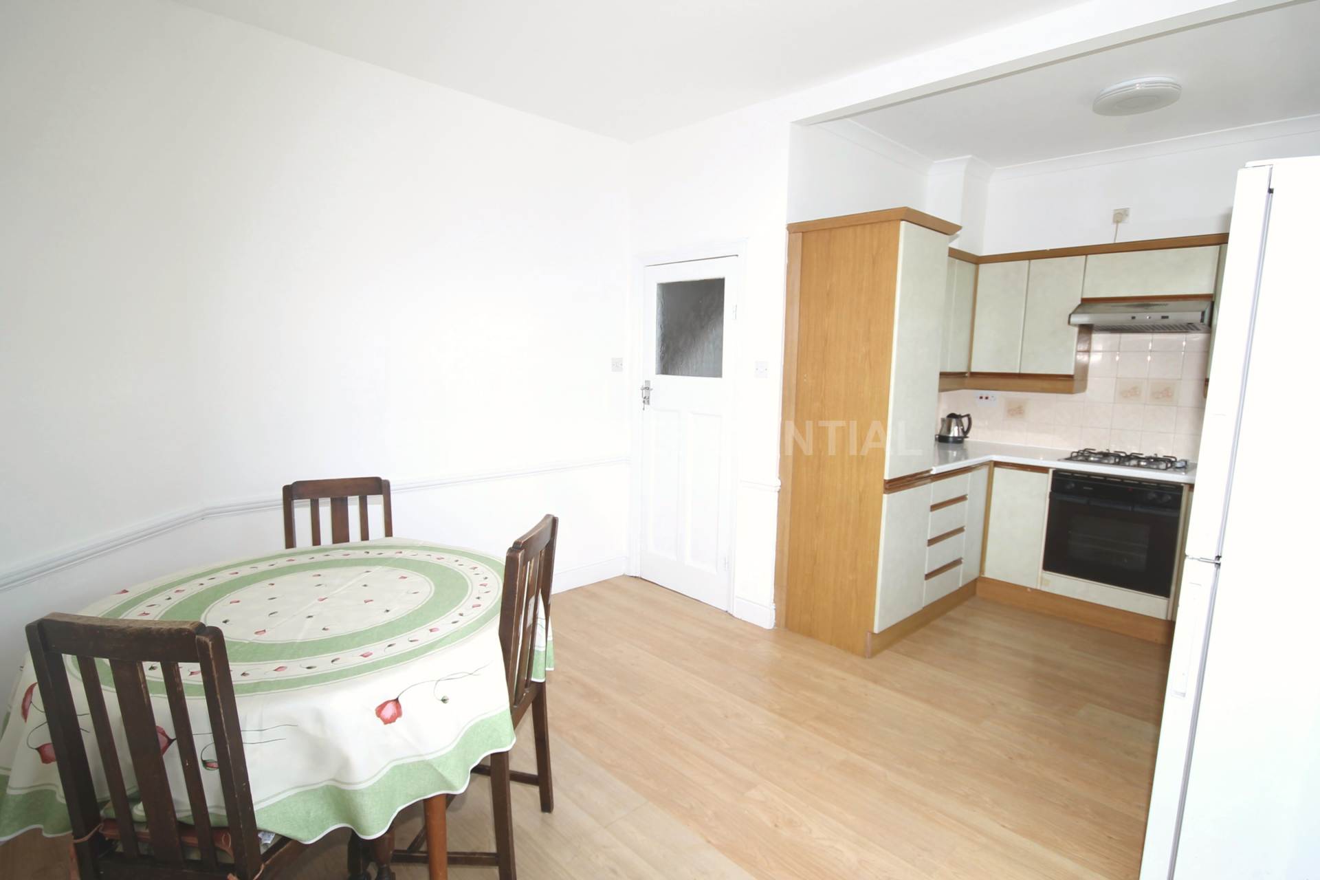 Melrose Gardens, New Malden, Image 6
