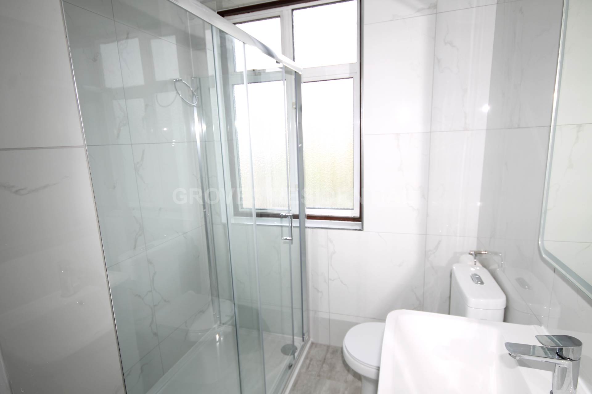Melrose Gardens, New Malden, Image 9