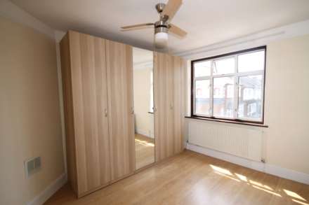 Melrose Gardens, New Malden, Image 11