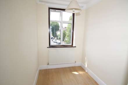 Melrose Gardens, New Malden, Image 14