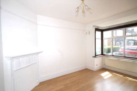 Melrose Gardens, New Malden, Image 7