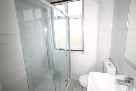 Melrose Gardens, New Malden, Image 9