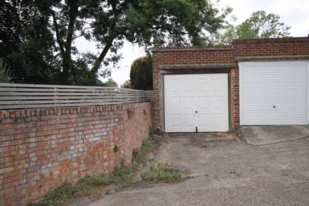 Kelvedon Close, Kingston Upon Thames