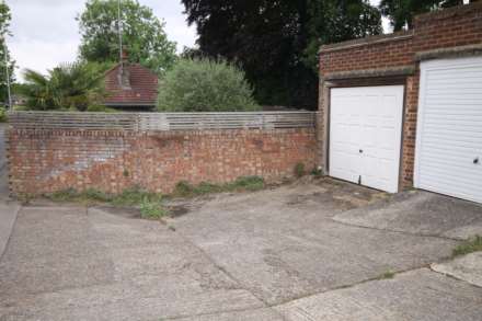 Kelvedon Close, Kingston Upon Thames, Image 2