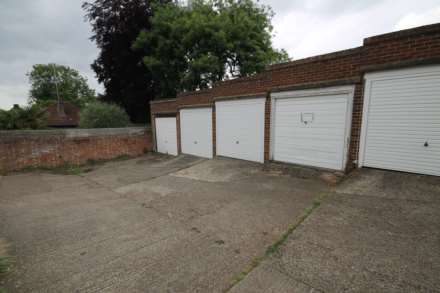 Kelvedon Close, Kingston Upon Thames, Image 3
