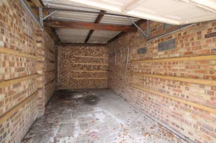 Kelvedon Close, Kingston Upon Thames, Image 4
