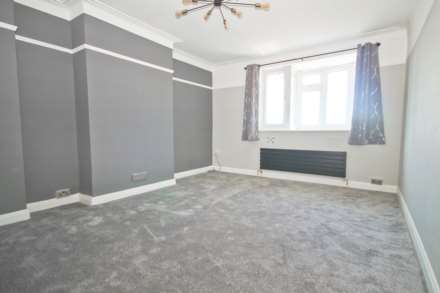 Property For Rent The Triangle, Kingston Upon Thames