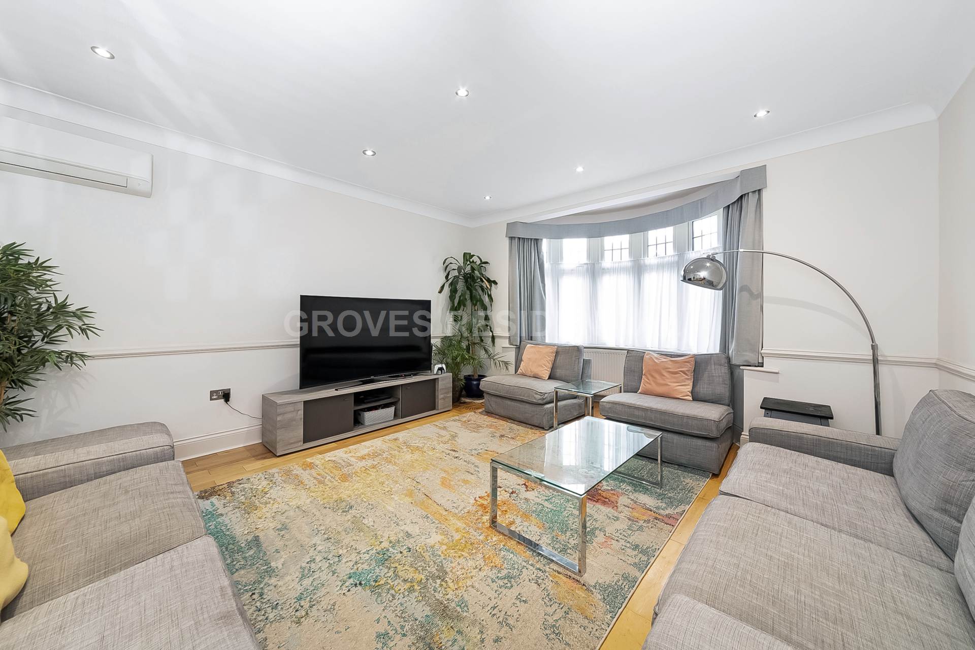 Buxton Drive, New Malden, Image 10