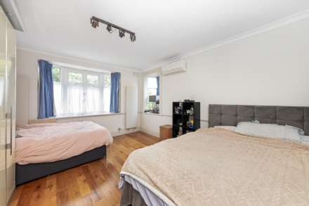 Buxton Drive, New Malden, Image 12