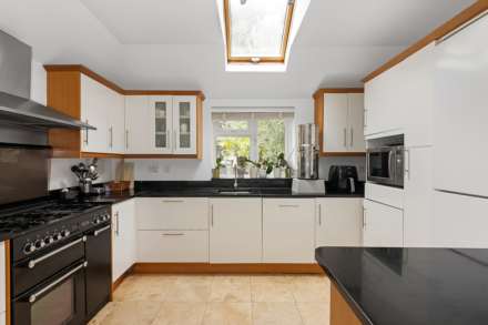 Buxton Drive, New Malden, Image 4