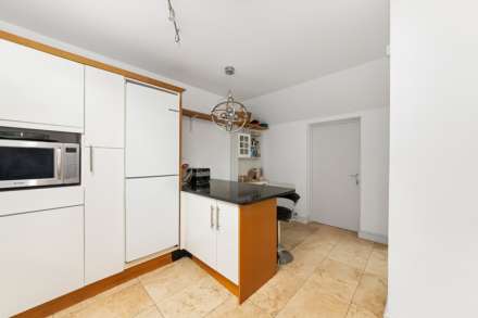 Buxton Drive, New Malden, Image 5