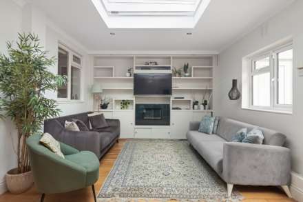 Buxton Drive, New Malden, Image 6