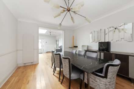 Buxton Drive, New Malden, Image 7