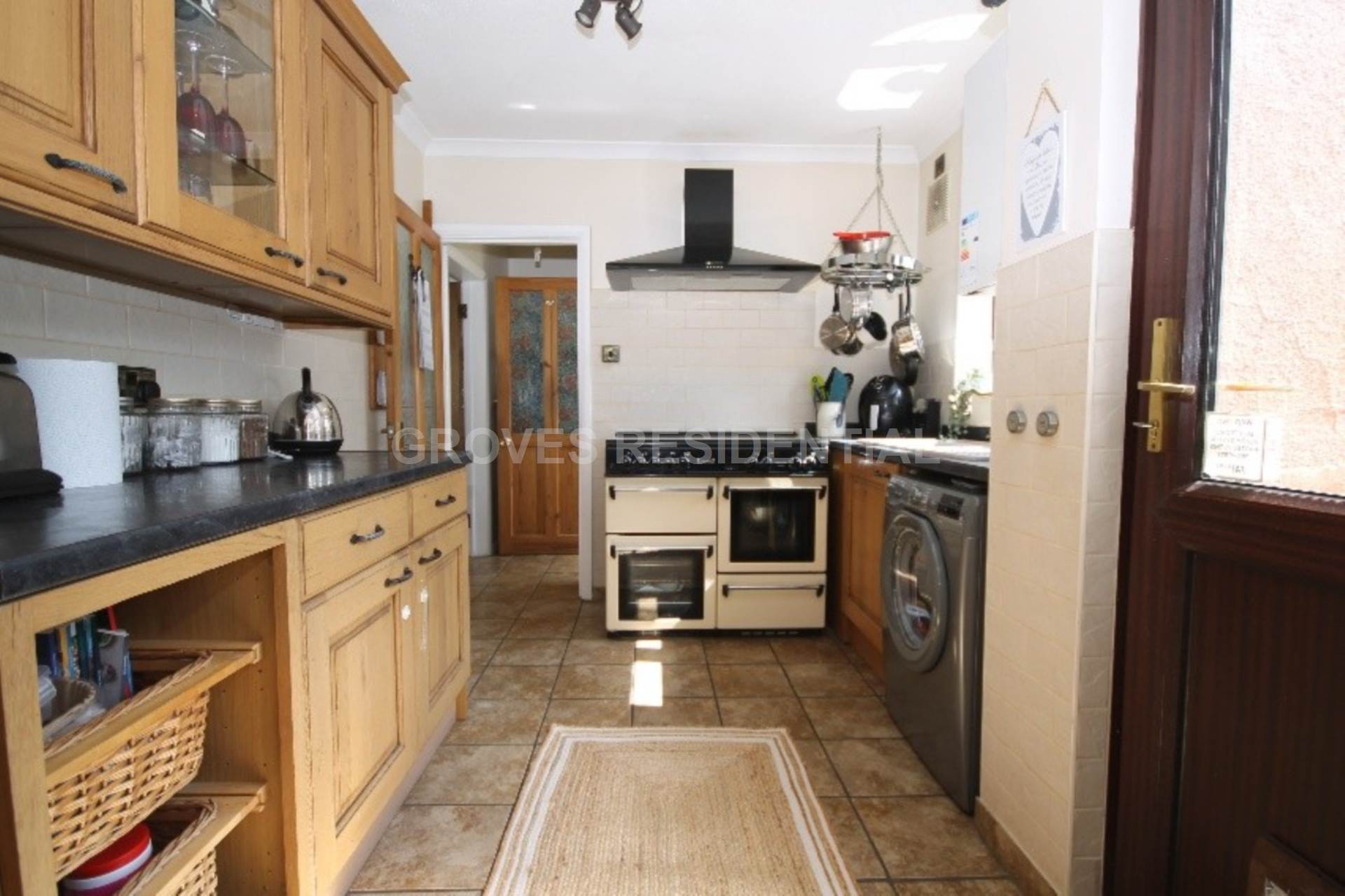 The Crescent, New Malden, Image 4
