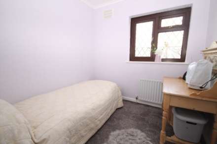 The Crescent, New Malden, Image 13