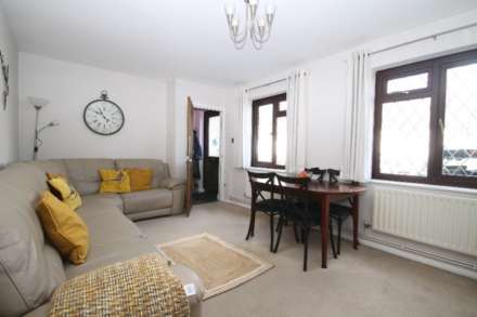 The Crescent, New Malden, Image 3