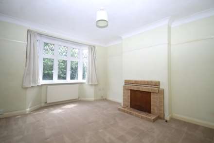 Leyfield, Worcester Park, Image 4