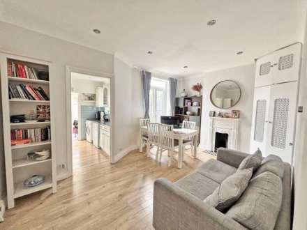 Melrose Gardens, New Maden, Image 3