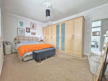 Melrose Gardens, New Maden, Image 5