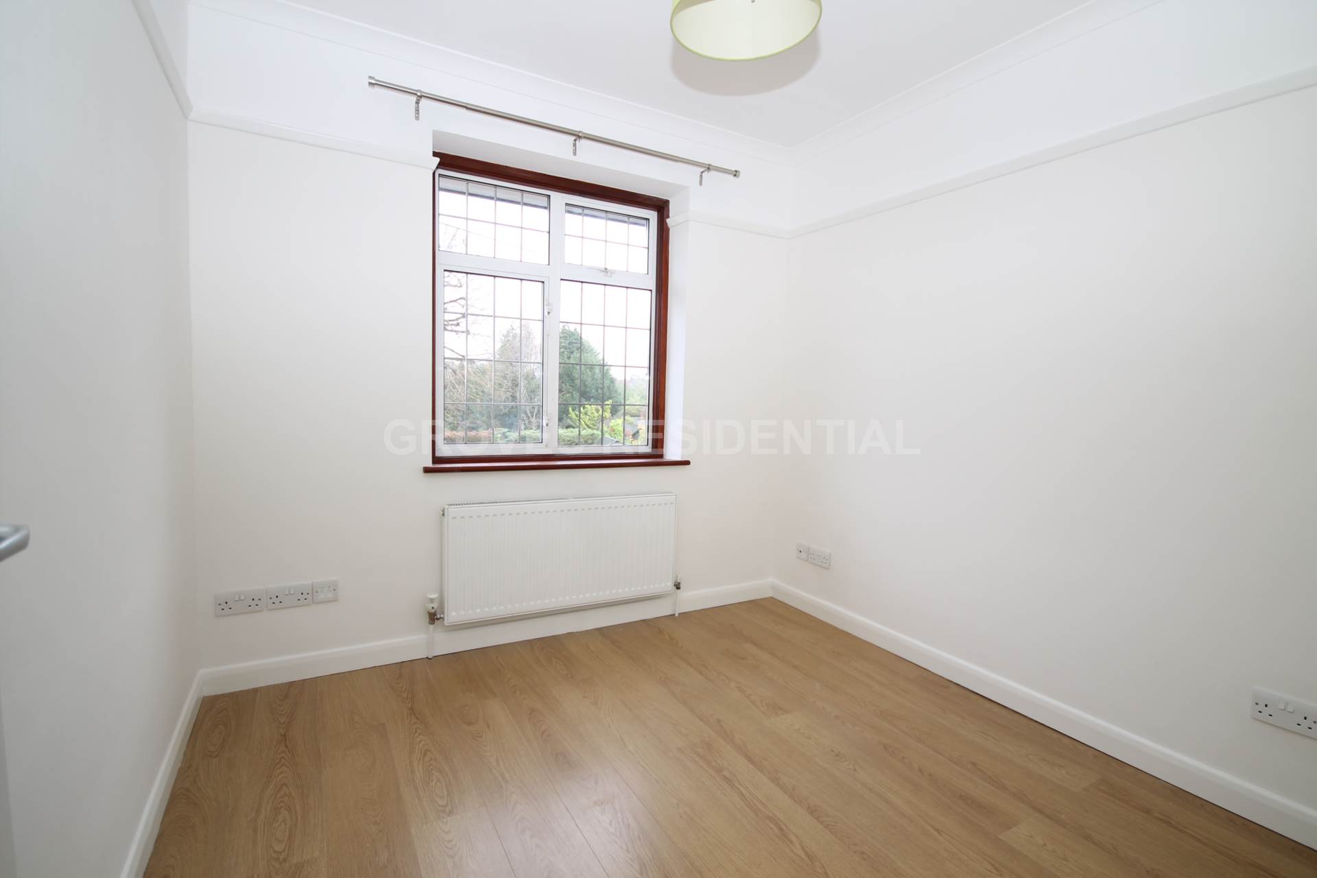 Mayfair Avenue, Worcester Park, Image 16