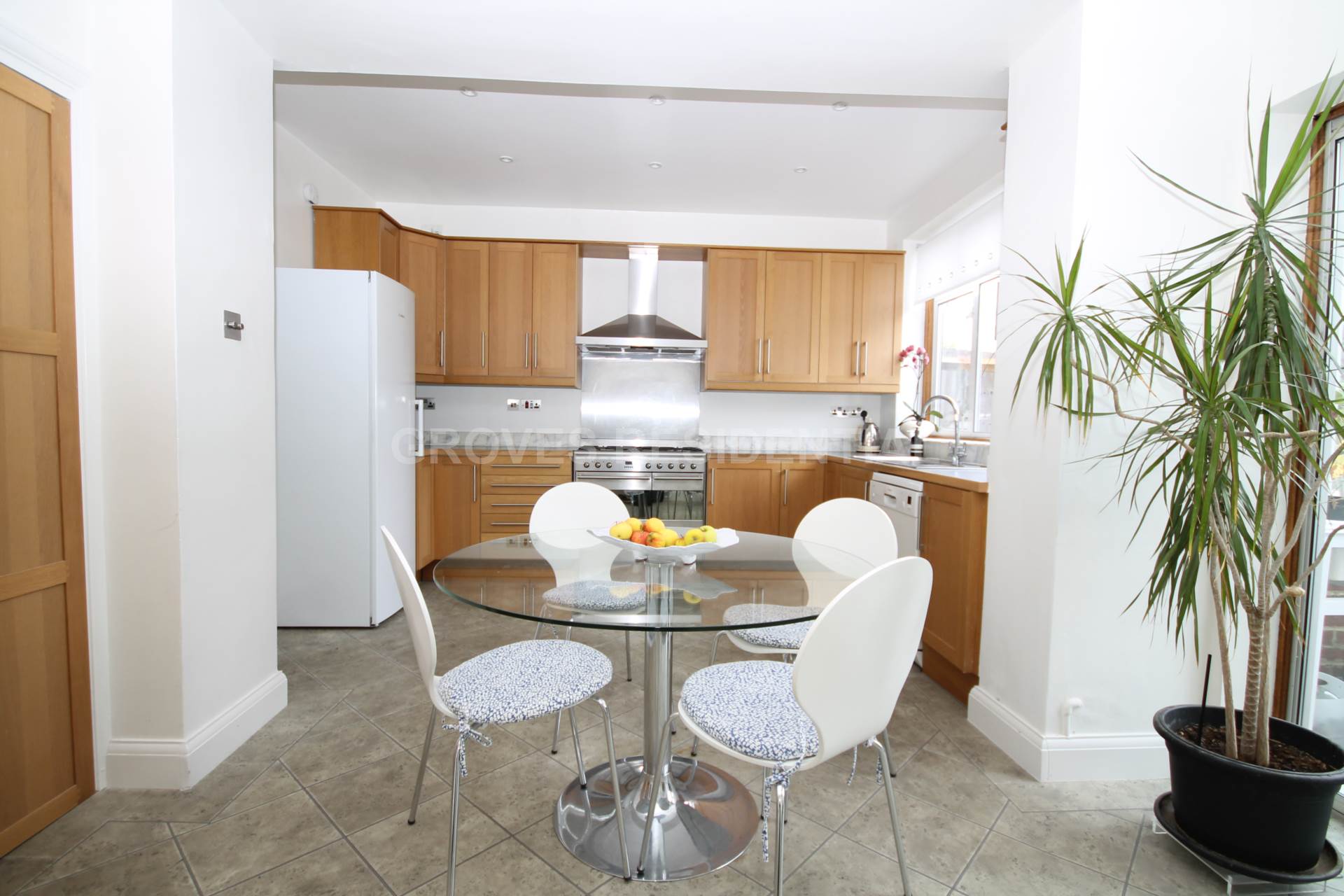 Mayfair Avenue, Worcester Park, Image 6