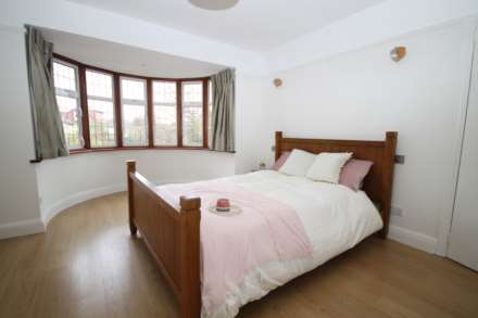 Mayfair Avenue, Worcester Park, Image 11