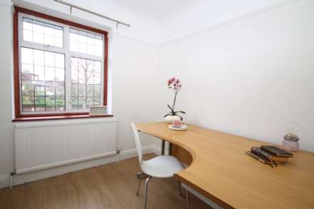 Mayfair Avenue, Worcester Park, Image 15