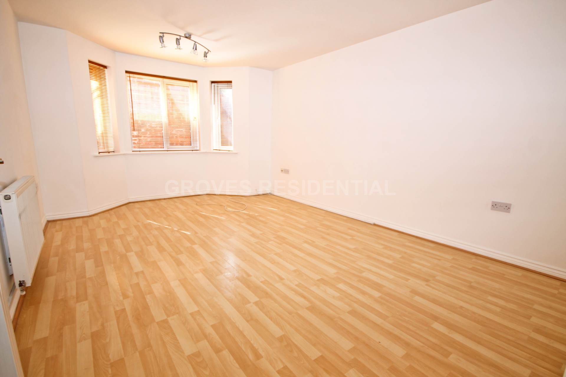Dukes Avenue, New Malden, Image 3