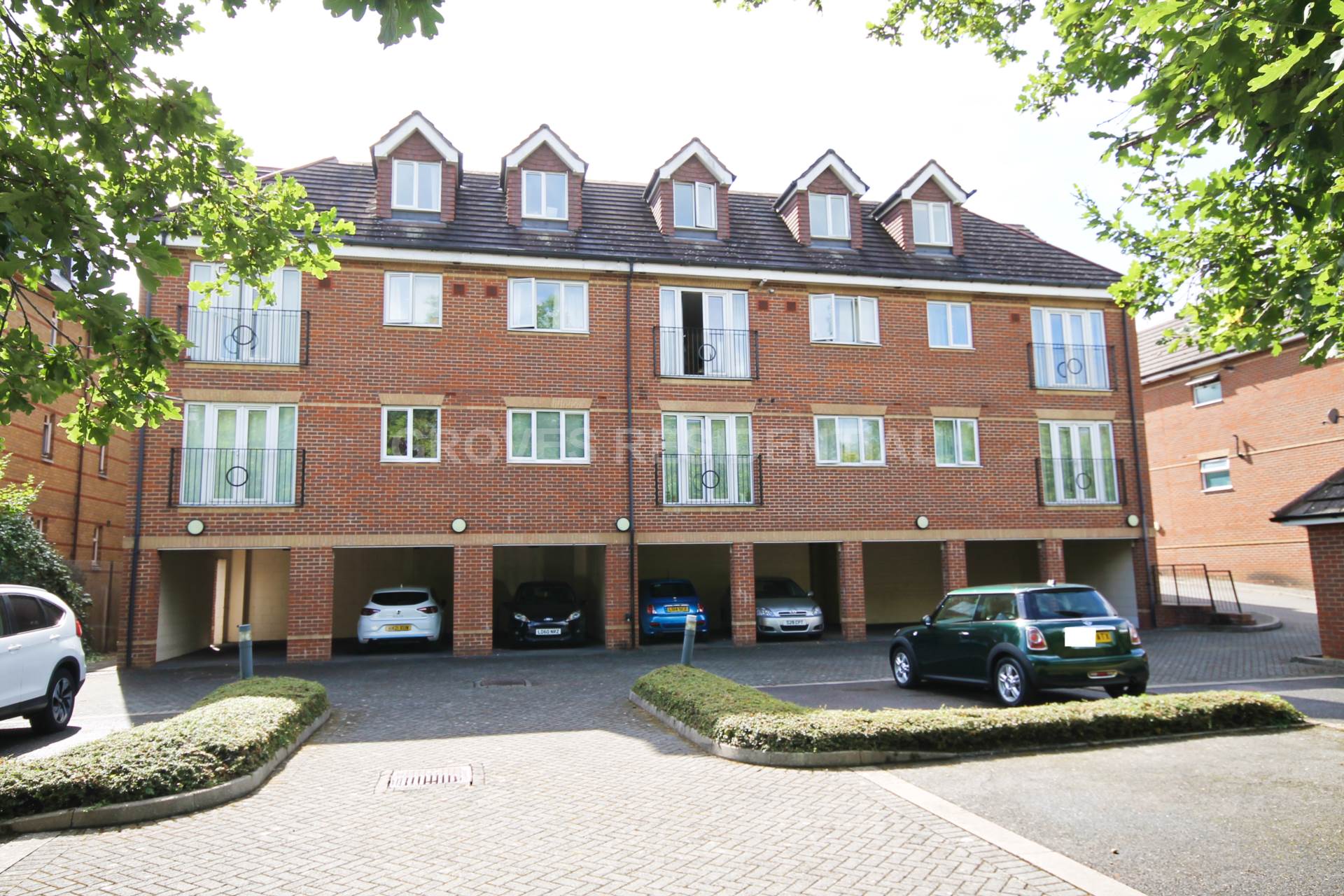 Dukes Avenue, New Malden, Image 9