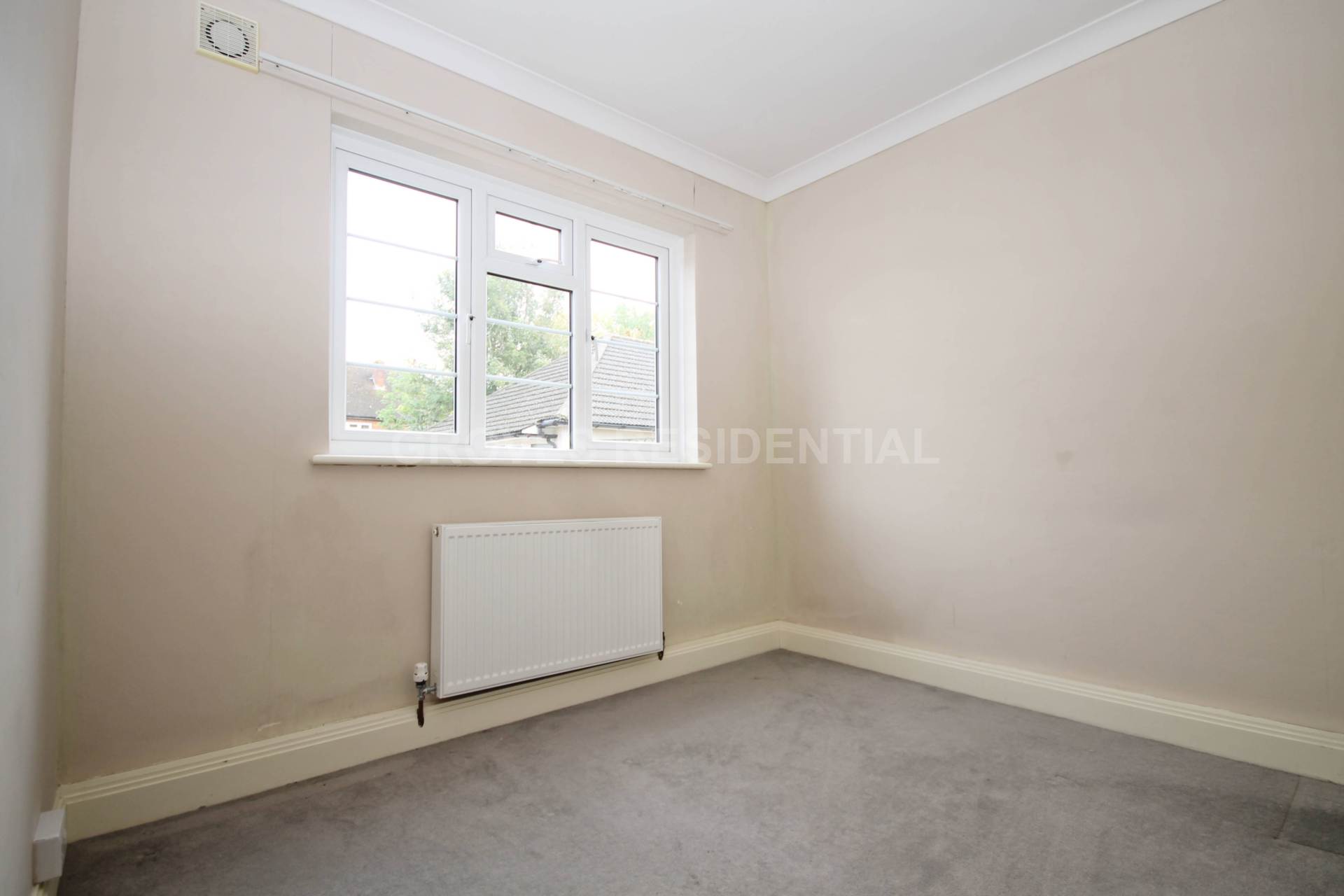Field Place, New Malden, Image 6