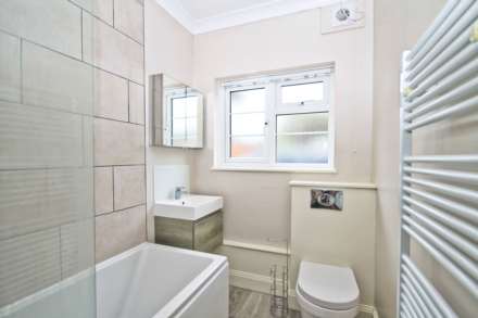Field Place, New Malden, Image 4