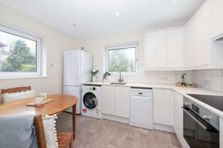 Kelvedon Close, Kingston Upon Thames, Image 5